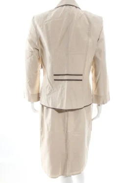 Anzug                            Größe                38