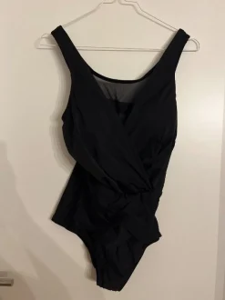 Badeanzug                            Größe                40