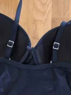 Badeanzug                            Größe                36