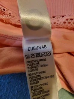 BH                            Größe                38