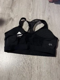 BH                            Größe                38