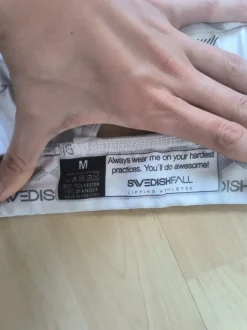 BH                            Größe                38