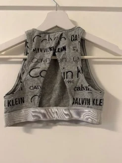 BH                            Größe                36