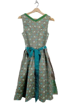 Dirndl                            Größe                34