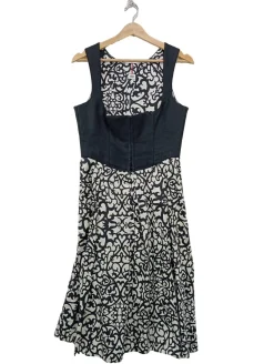 Dirndl                            Größe                38