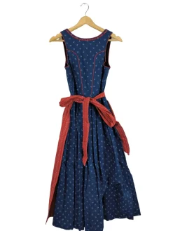 Dirndl                            Größe                32