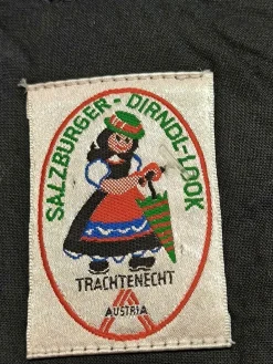 Dirndl                            Größe                32