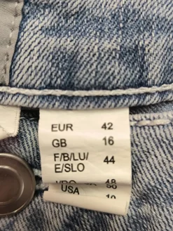 High Waist Jeans                            Größe                42