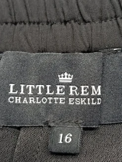 Hot Pants                            Größe                32