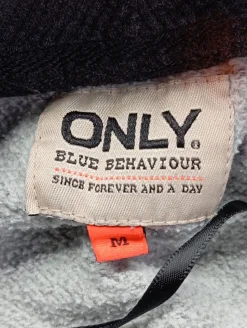 Kapuzensweatshirt                            Größe                38