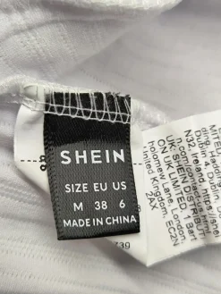 Kostüm                            Größe                38