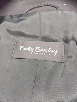 Kostüm                            Größe                34