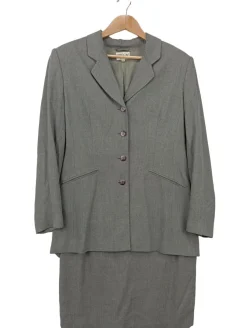 Kostüm                            Größe                42