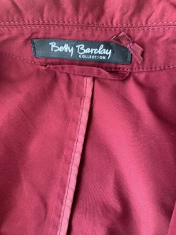 Kostüm                            Größe                36