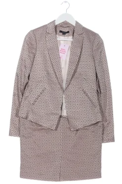 Kostüm                            Größe                36