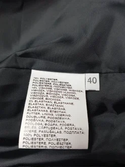 Kostüm                            Größe                40