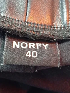 Kunstlederhose                            Größe                40