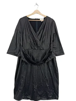 Kunstlederkleid                            Größe                46