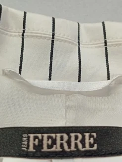 Kurz-Blazer                            Größe                32