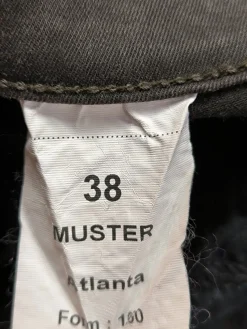 Röhrenjeans                            Größe                38