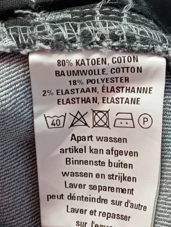 Röhrenjeans Größe 38