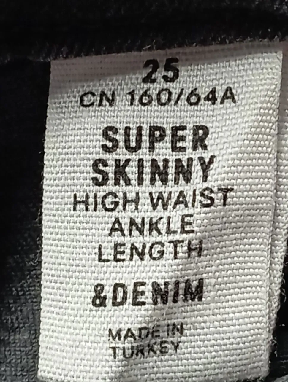 Röhrenjeans Größe 34