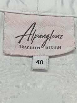 Trachtenbluse                            Größe                40