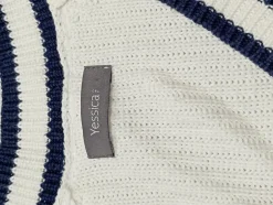 V-Ausschnitt-Pullover Größe 38