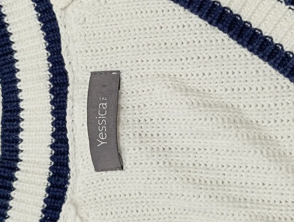 V-Ausschnitt-Pullover Größe 38