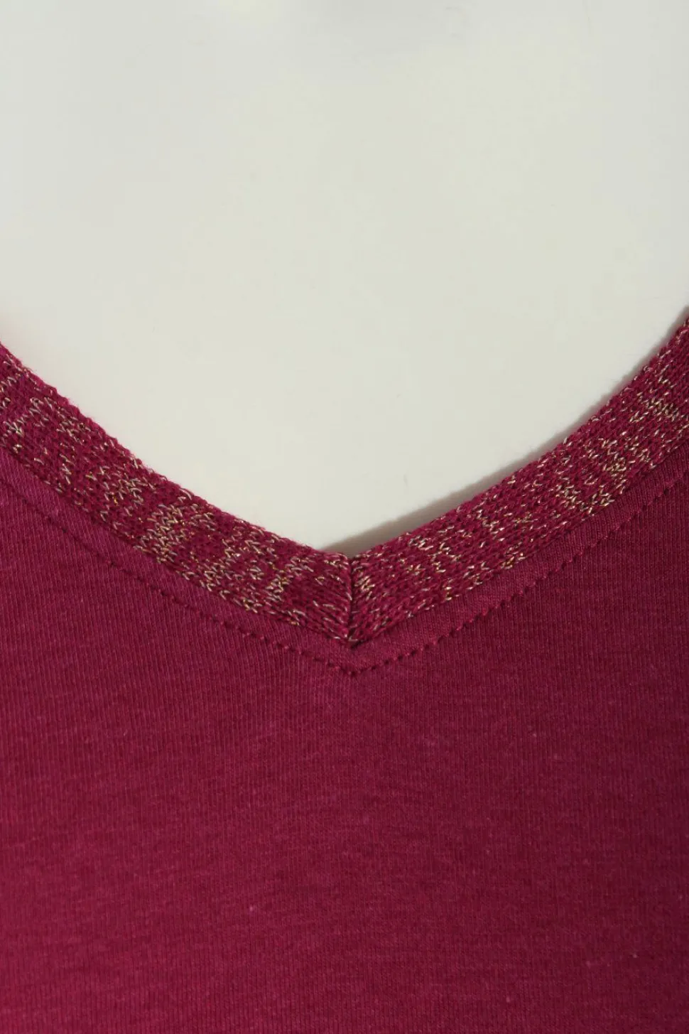 V-Ausschnitt-Shirt Größe 38